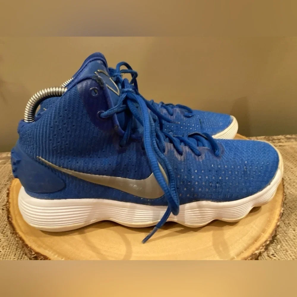 Nike Womens Size 9.5 Hyperdunk‎ 2017 Blue & White Basketball Shoes 897813-401